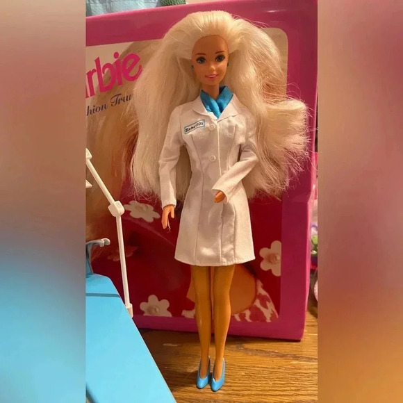 Dentist Barbie Set 1997 - Picture 4 of 6